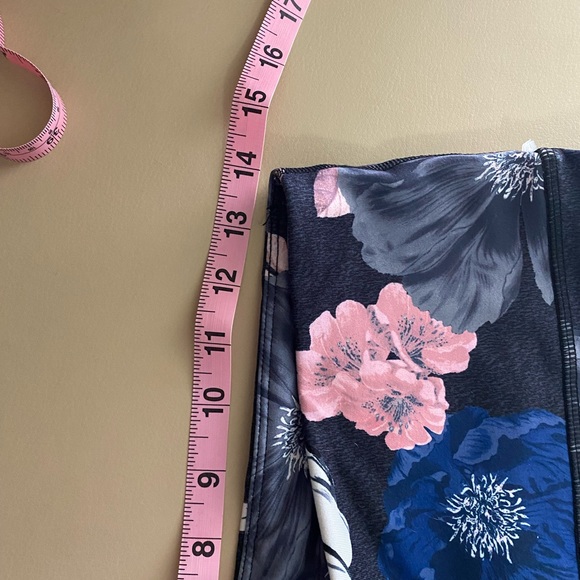 NWOT Leggings by Old Navy - Picture 6 of 7